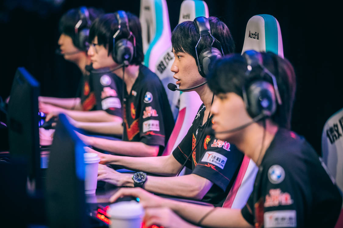 九游-包含Doinb巅峰对决，Ming与70激战TES分钟，战术调整胜负难料！的词条